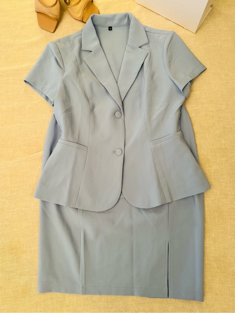 Baby Blue Women’s Short Sleeve Suit with Pencil skirt size MEDIUM NEW